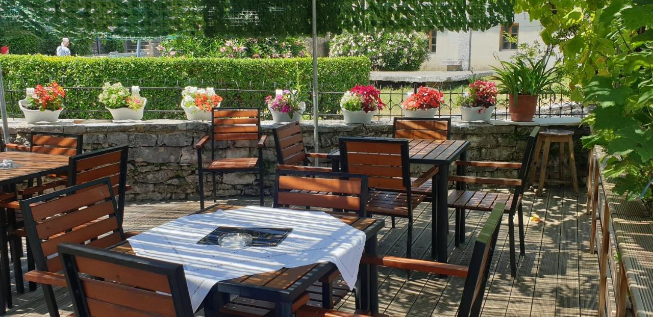 Silver Hill Guesthouse Gjirokastër 외부 사진