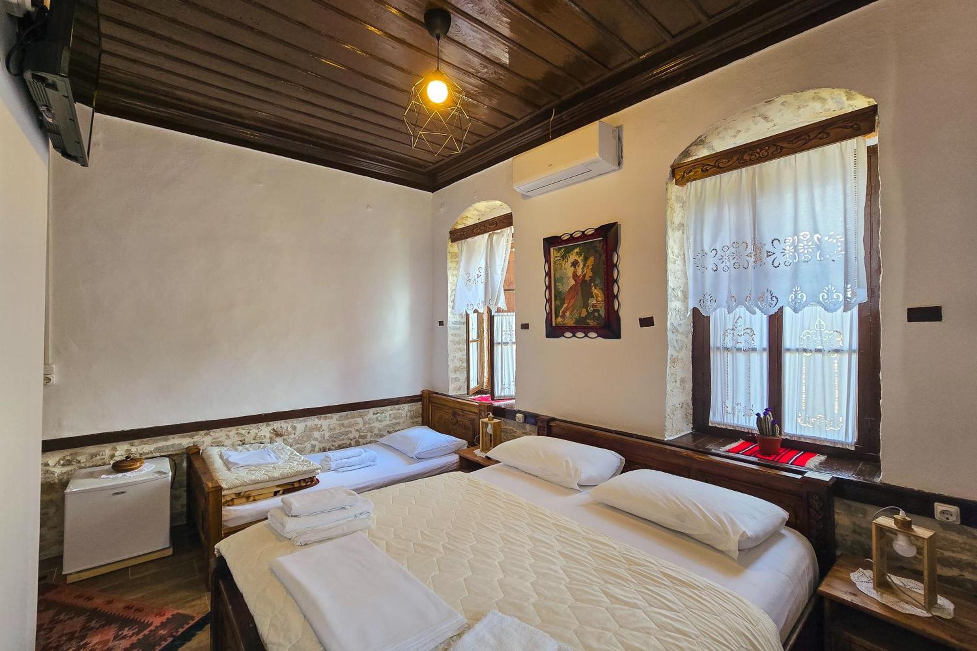 Silver Hill Guesthouse Gjirokastër 외부 사진